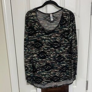 Gently Used - LulaRoe Lynnae Top (M)